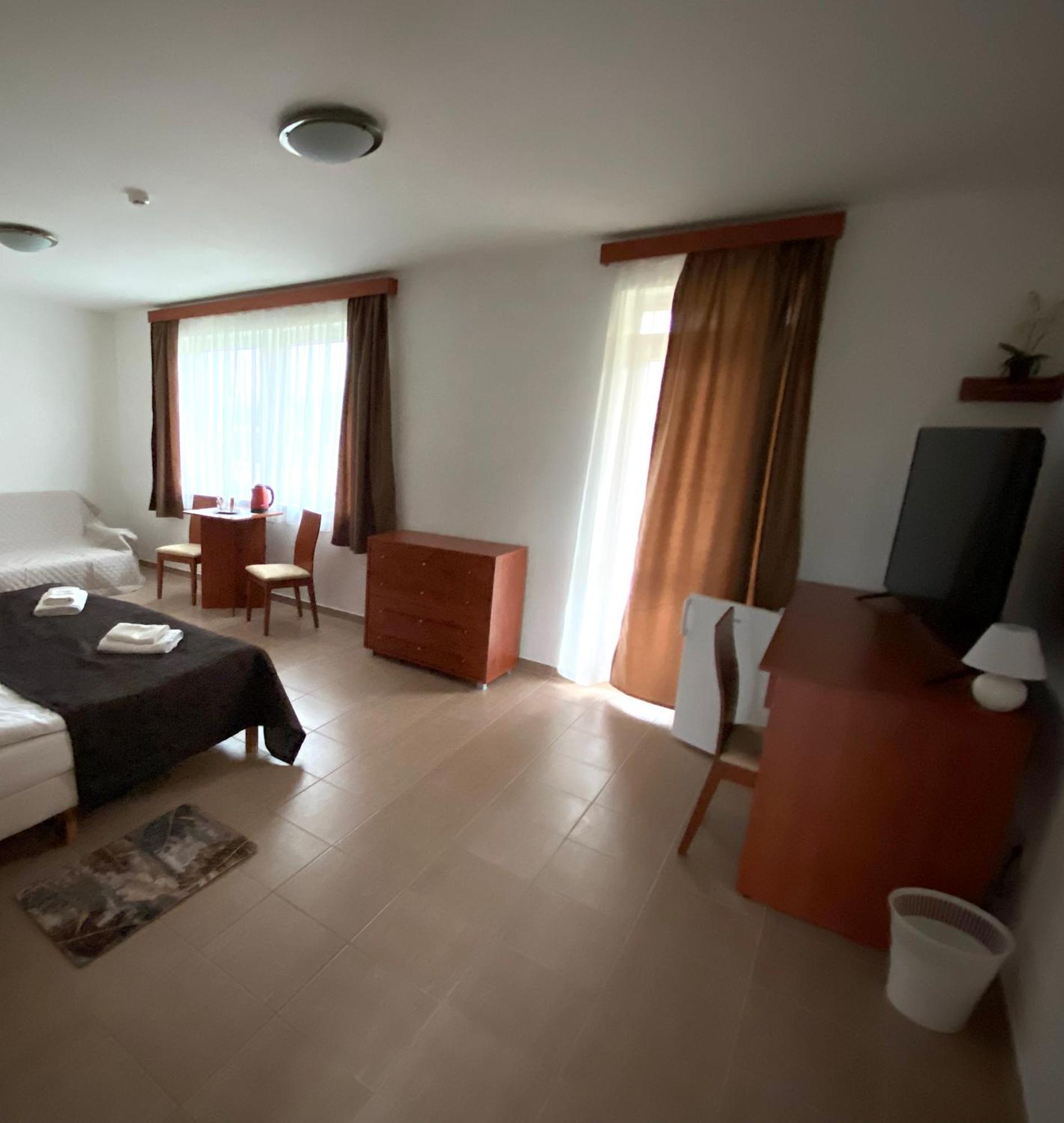 Ligetalja Termal Hotel Peneszlek Luaran gambar