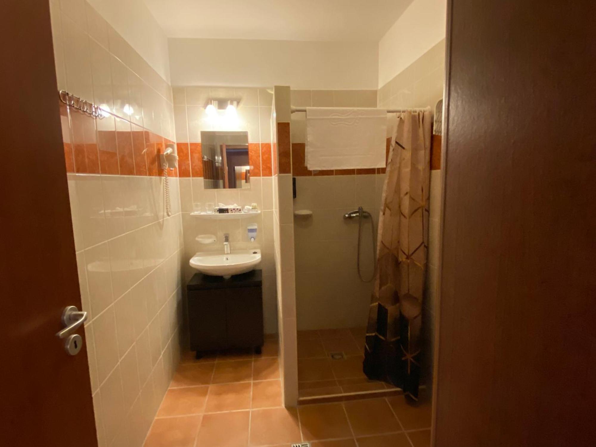 Ligetalja Termal Hotel Peneszlek Luaran gambar