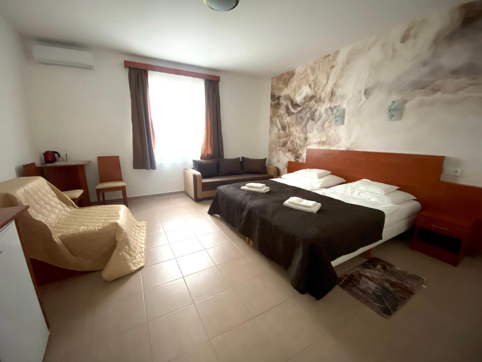 Ligetalja Termal Hotel Peneszlek Luaran gambar